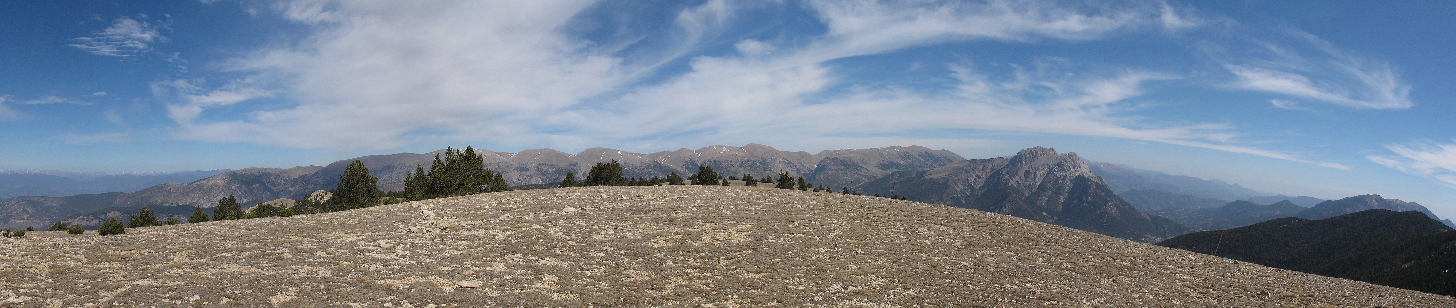 Panorama del Cadi, Pedraforca i Ensija, sense neu